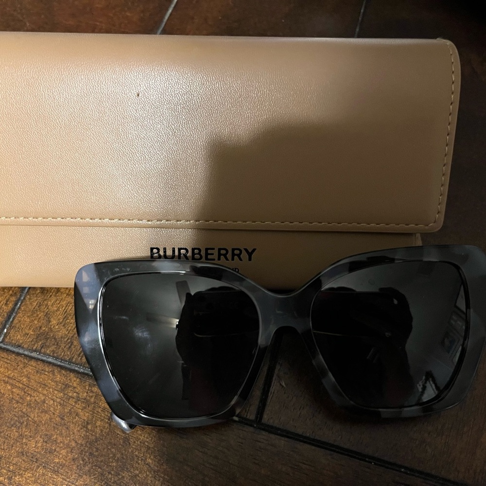 Burberry sunglasses